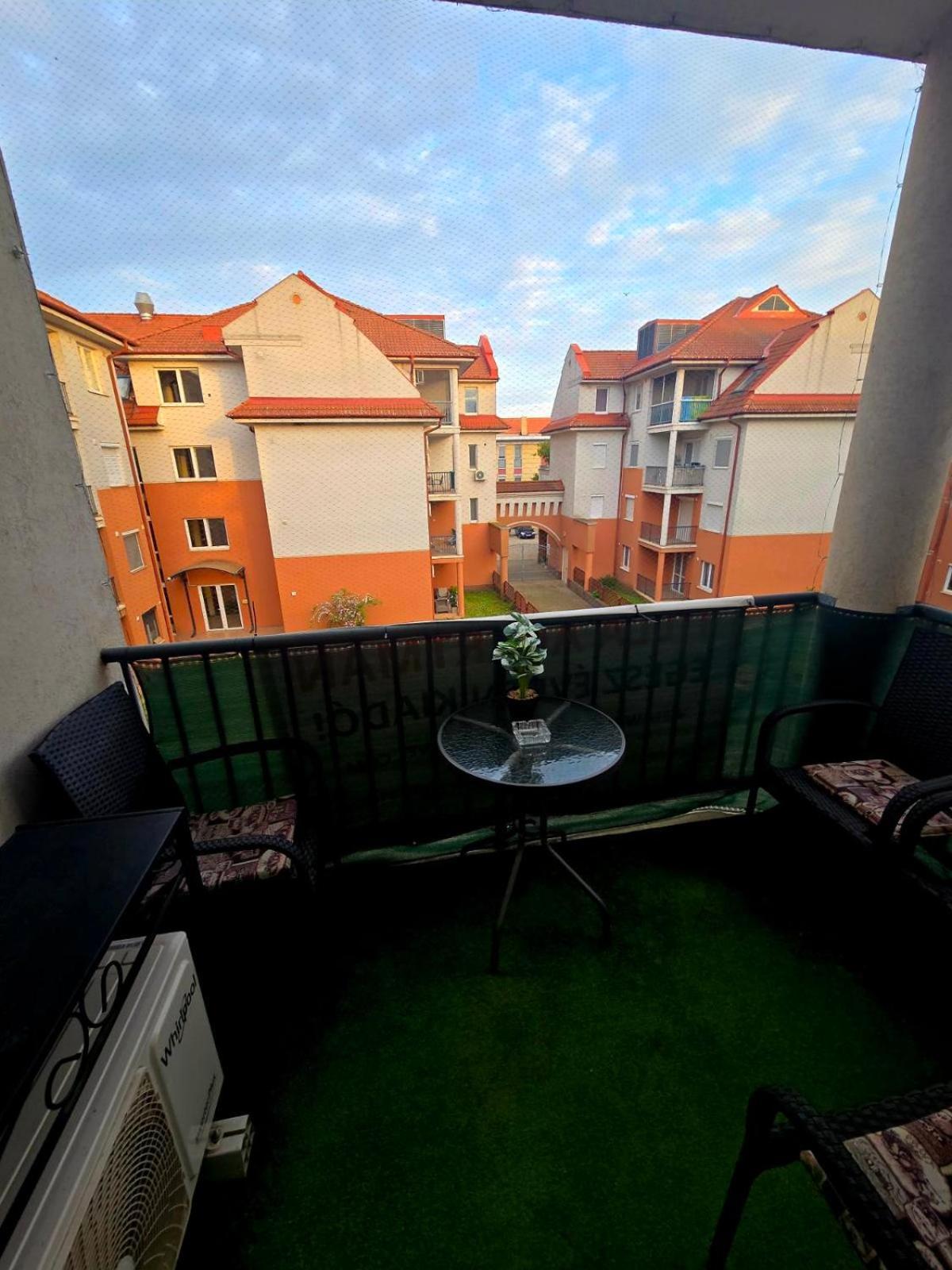 Tilla Apartman Хайдусобосло Экстерьер фото